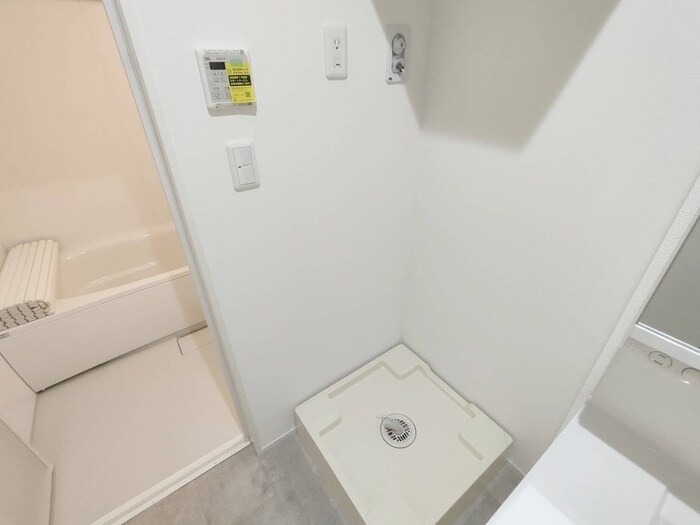 物件内観写真16　(洗濯機置場)