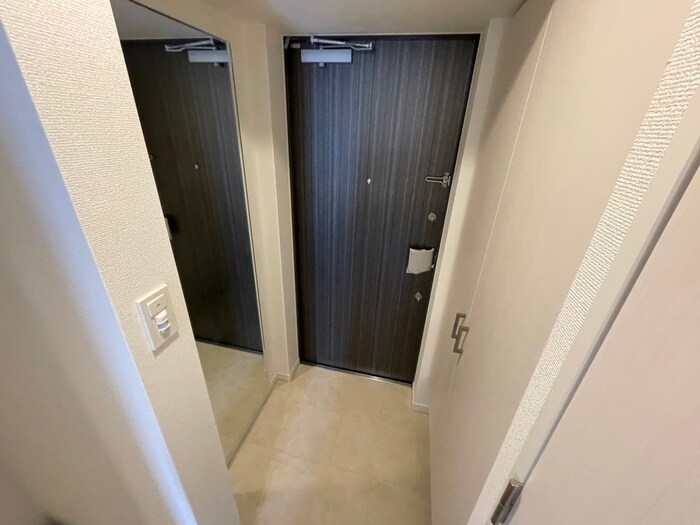 物件内観写真9　(玄関)