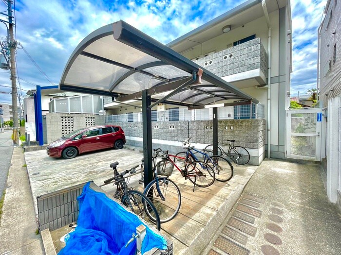 物件外観写真3　(駐輪場)
