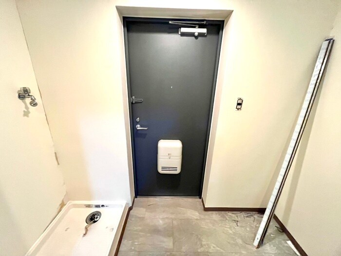 物件内観写真13　(玄関)