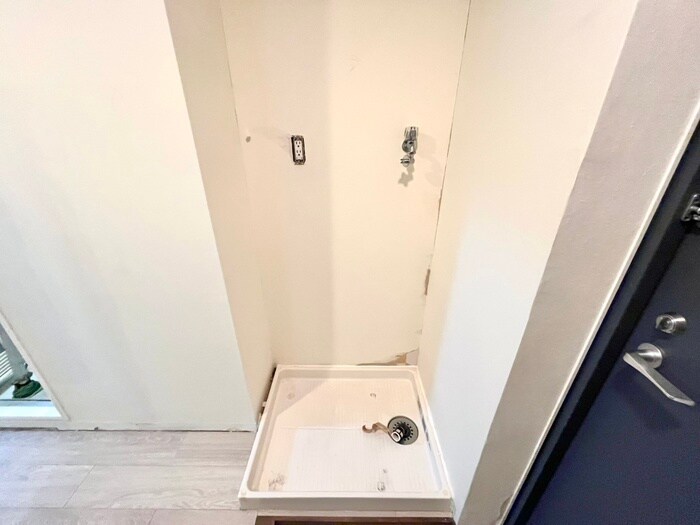 物件内観写真18　(洗濯機置場)