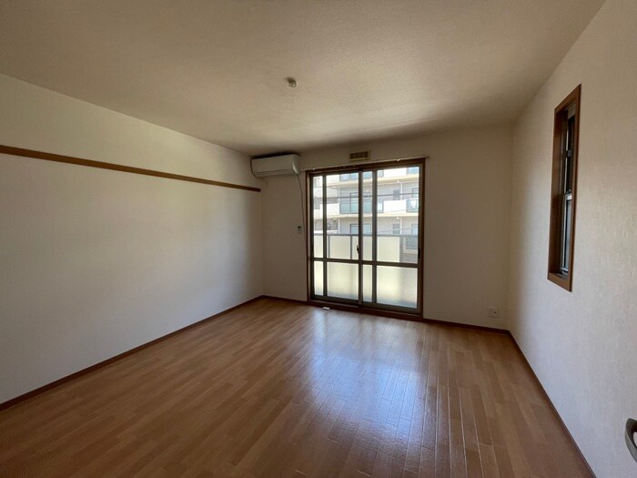 物件内観写真18　(居室)