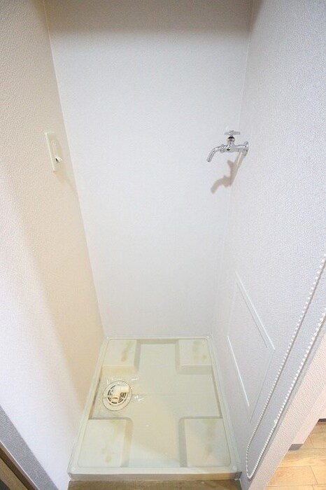 物件内観写真17　(洗濯機置場)