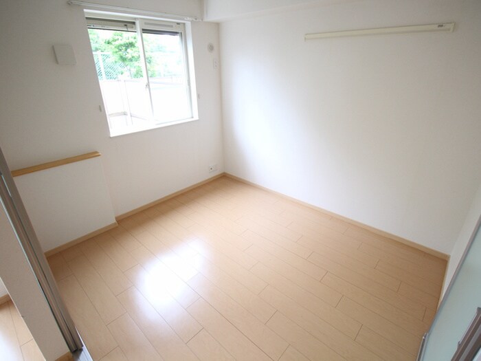 物件内観写真15　(居室)