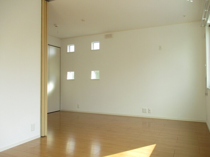 物件内観写真11　(居室)