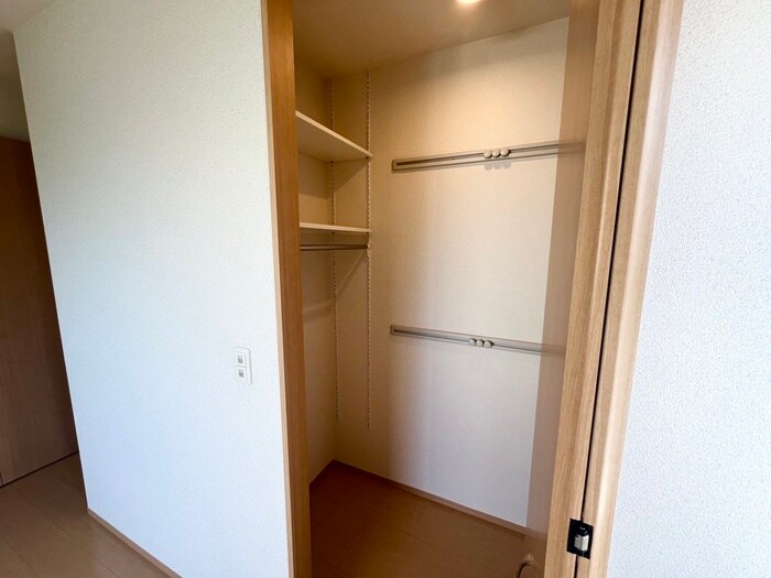 物件内観写真13　(収納)