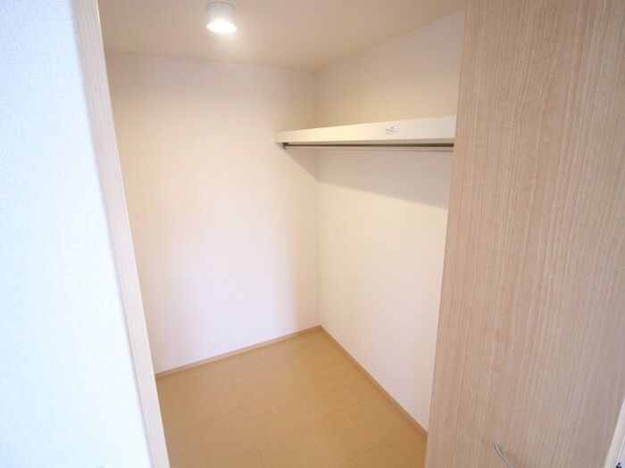 物件内観写真8　(収納)