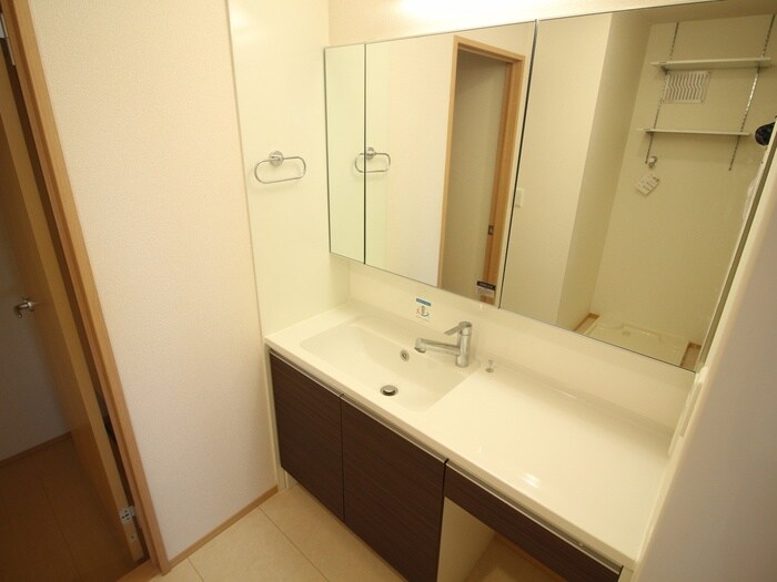 物件内観写真11　(洗面)