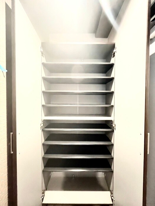 物件内観写真15　(靴箱)