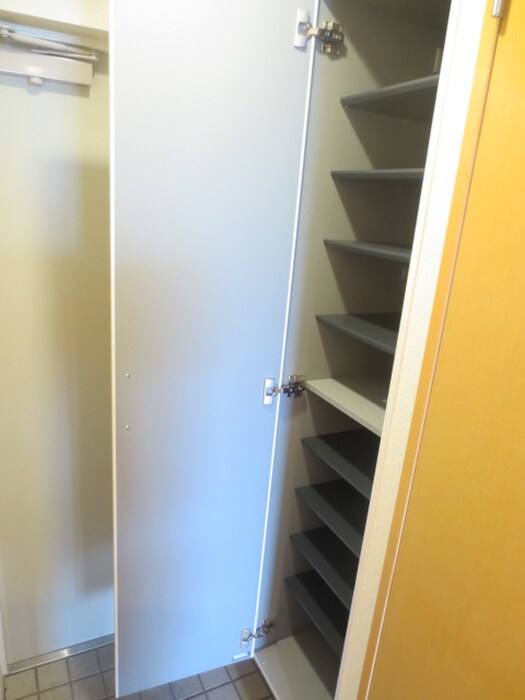 物件内観写真18　(靴箱)