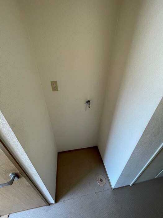 物件内観写真20　(洗濯機置場)