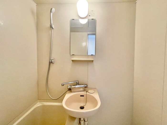 物件内観写真11　(洗面)