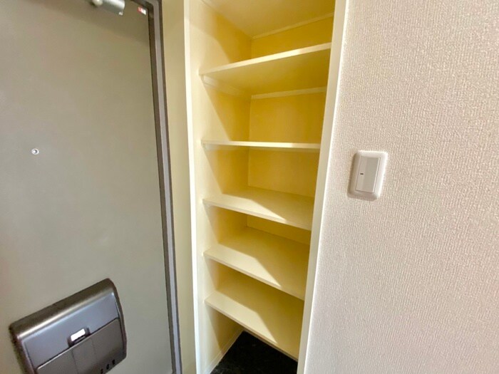 物件内観写真15　(靴箱)