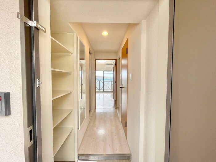 物件内観写真17　(廊下)