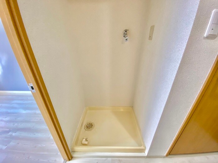 物件内観写真18　(洗濯機置場)