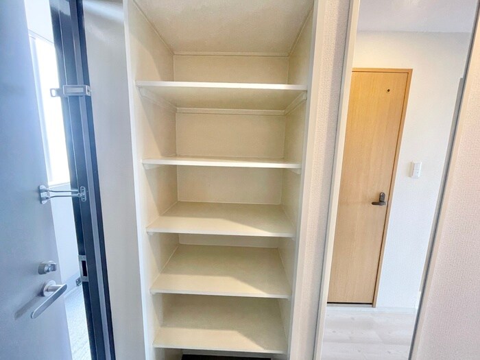 物件内観写真18　(靴箱)