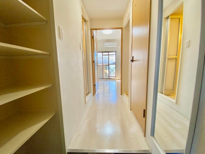 物件内観写真19　(廊下)