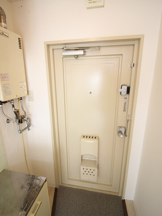 物件内観写真11　(玄関)