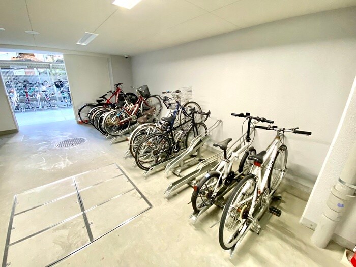 物件外観写真5　(駐輪場)