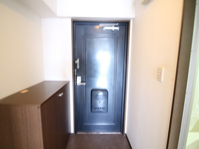 物件内観写真18　(玄関)