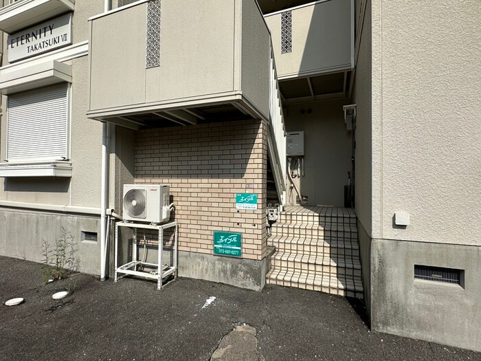 物件外観写真3　(エントランス部分)