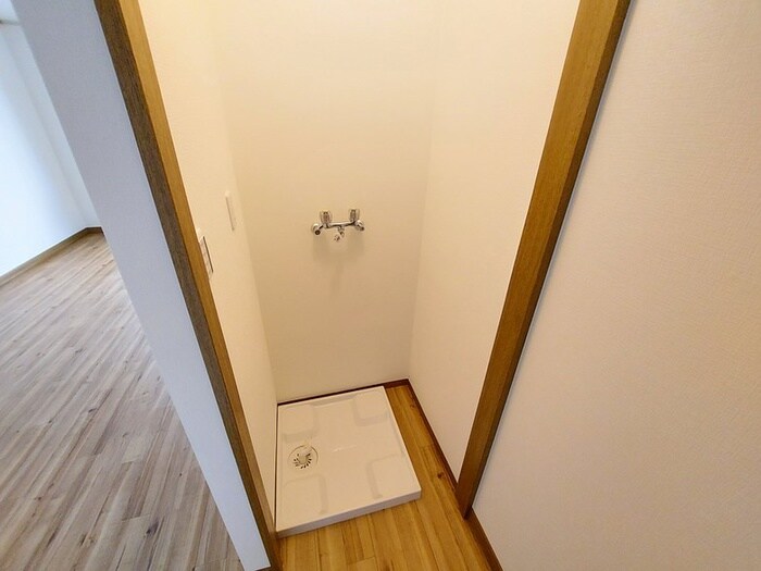 物件内観写真16　(洗濯機置場)