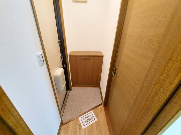 物件内観写真17　(玄関)