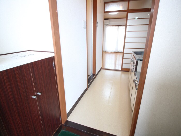 物件内観写真7　(玄関)