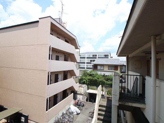 物件内観写真17　(室内からの展望)