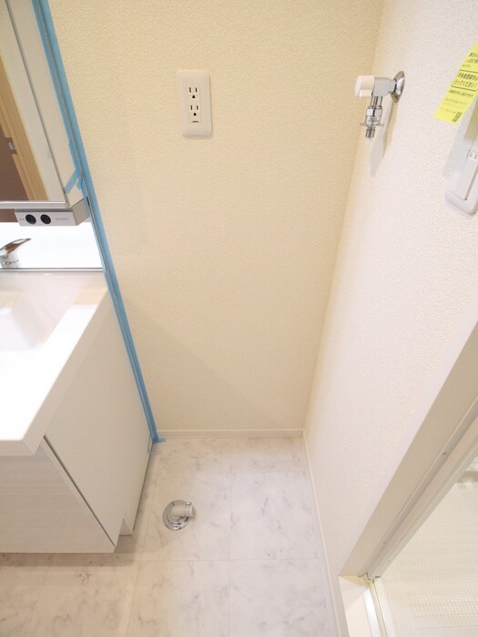 物件内観写真10　(洗濯機置場)