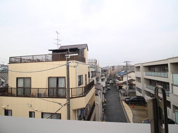 物件内観写真17　(室内からの展望)