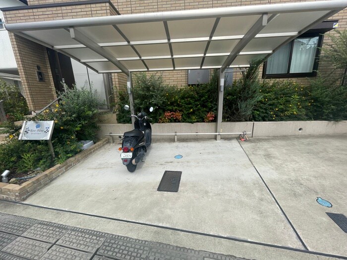 物件外観写真6　(駐輪場)