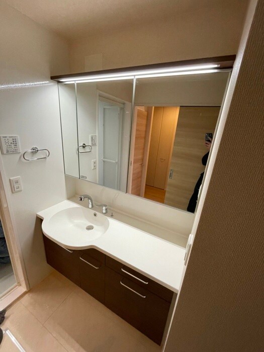 物件内観写真11　(洗面)