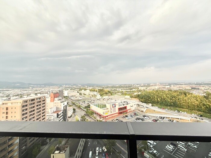 物件内観写真19　(室内からの展望)