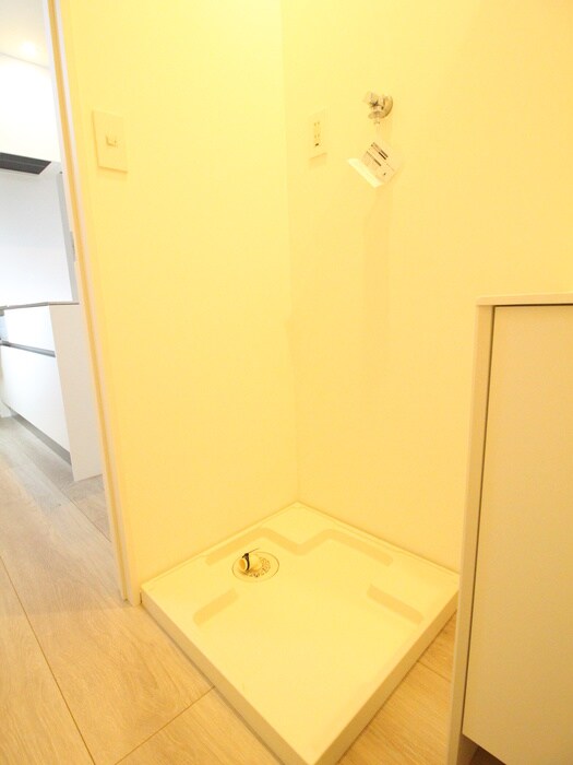 物件内観写真10　(洗濯機置場)