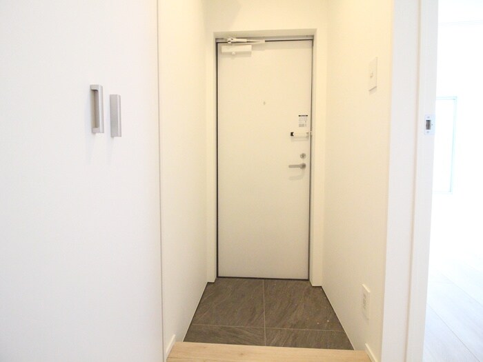 物件内観写真14　(玄関)