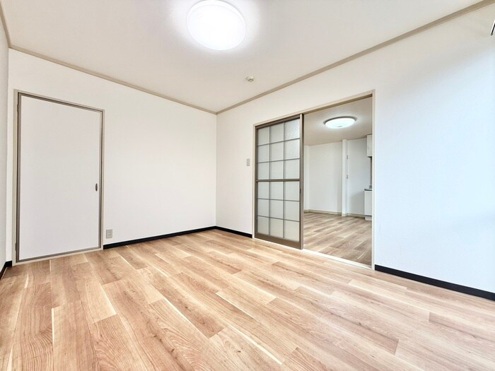 物件内観写真9　(居室)