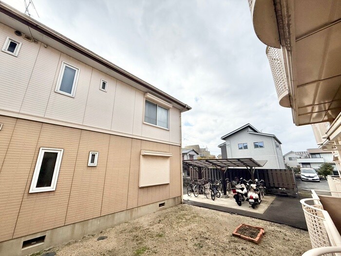 物件内観写真22　(室内からの展望)