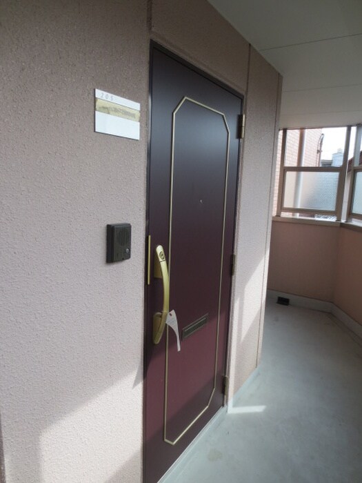 物件内観写真7　(玄関)