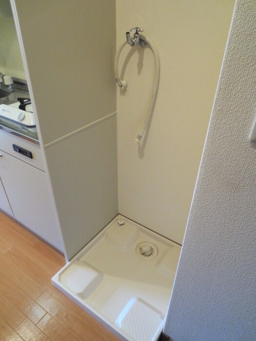 物件内観写真10　(洗濯機置場)