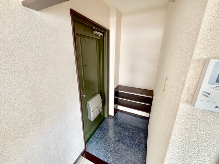 物件内観写真18　(玄関)