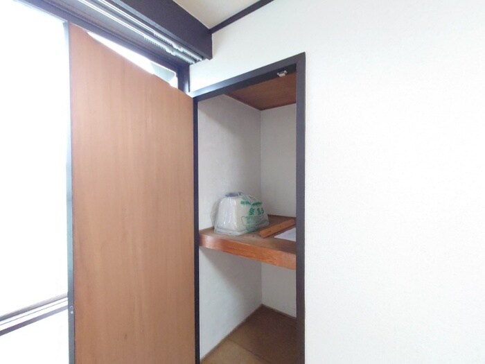 物件内観写真13　(収納)