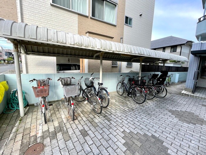 物件外観写真6　(駐輪場)