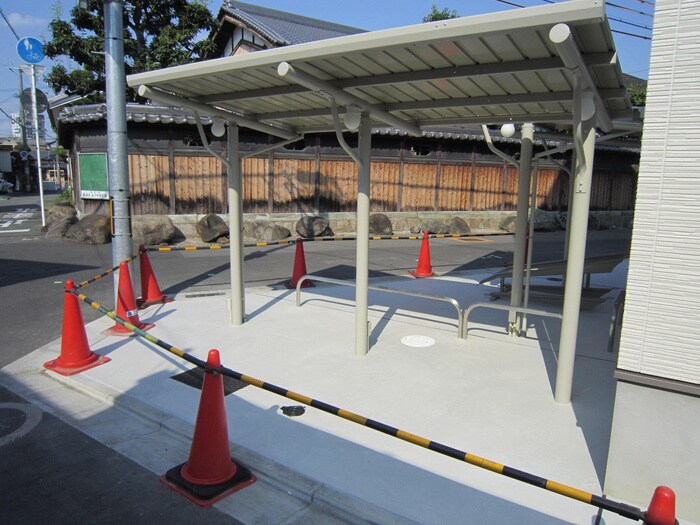 物件外観写真4　(駐輪場)