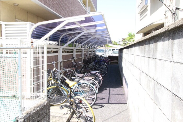 物件外観写真5　(駐輪場)