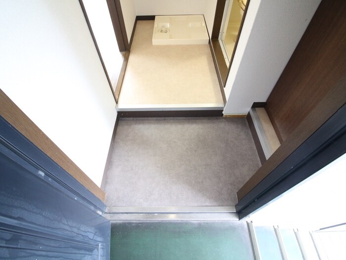 物件内観写真17　(玄関)