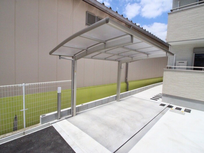 物件外観写真4　(駐輪場)