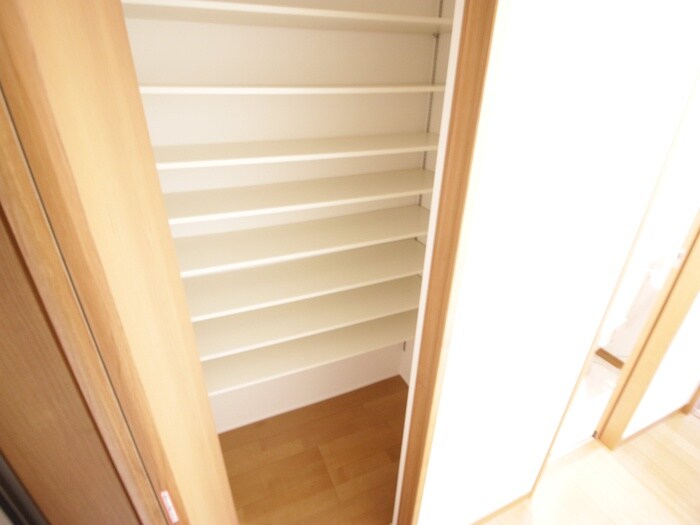 物件内観写真15　(靴箱)