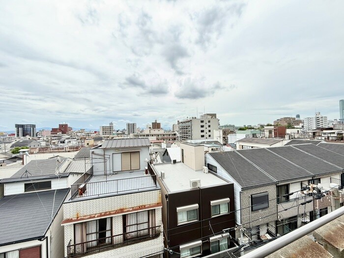 物件内観写真14　(室内からの展望)