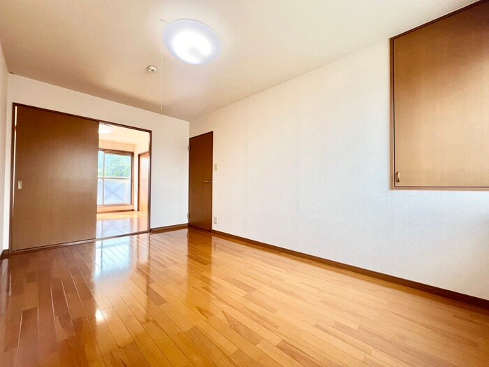 物件内観写真4　(居室)